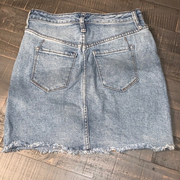 Mossimo Blue Jean Frayed Mini Skirt - Size 0/25 - Picture 2 of 4